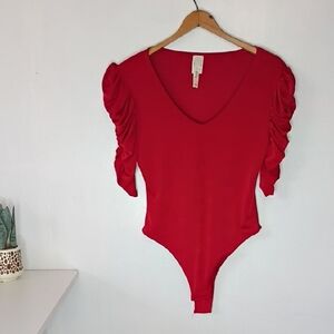Cacia Red Ruched Ruffle Sleeve Bodysuit  VNeck Long Sleeve Stretchy Women’s L